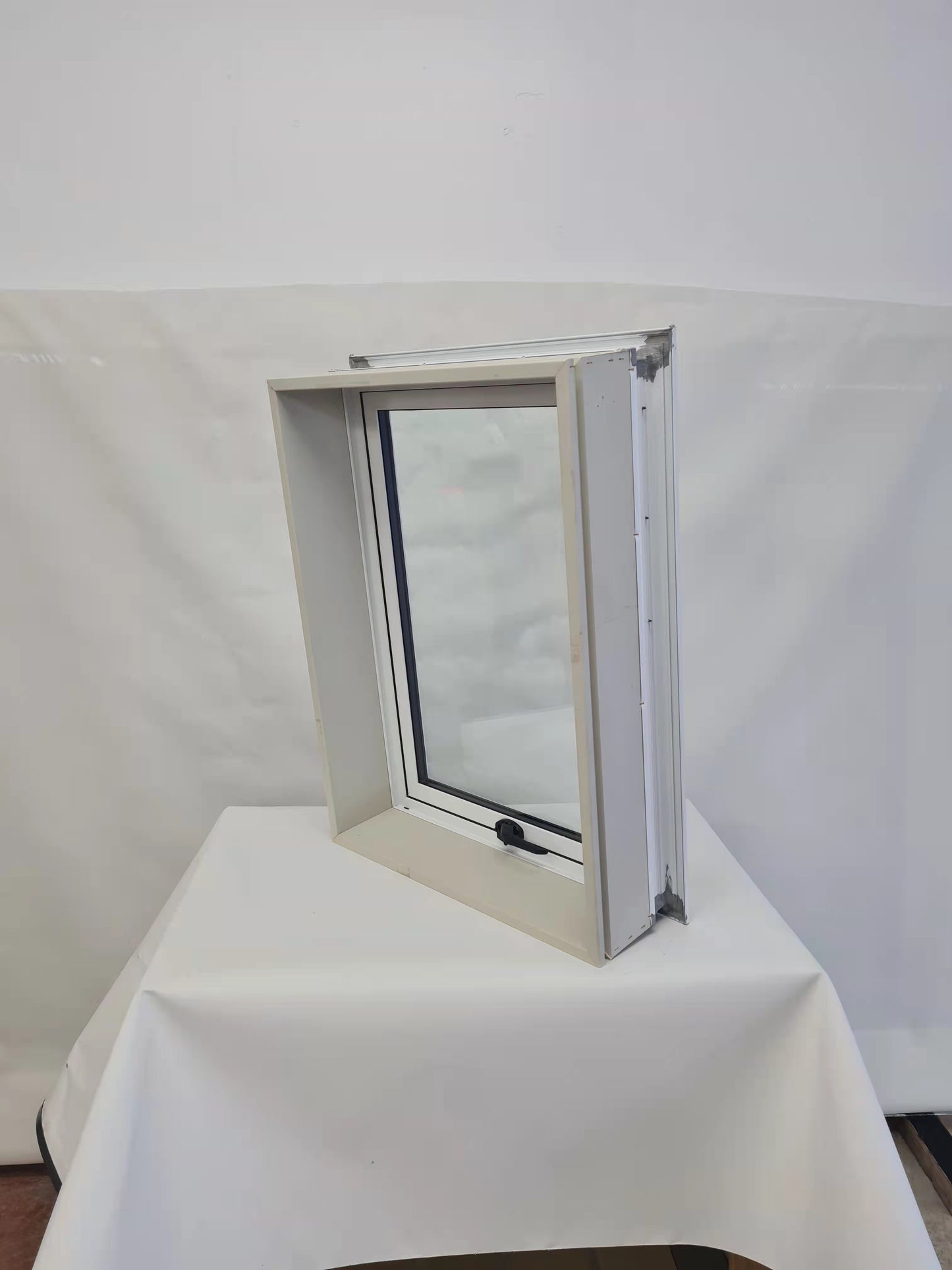 Single Aluminium Window - Non-bar