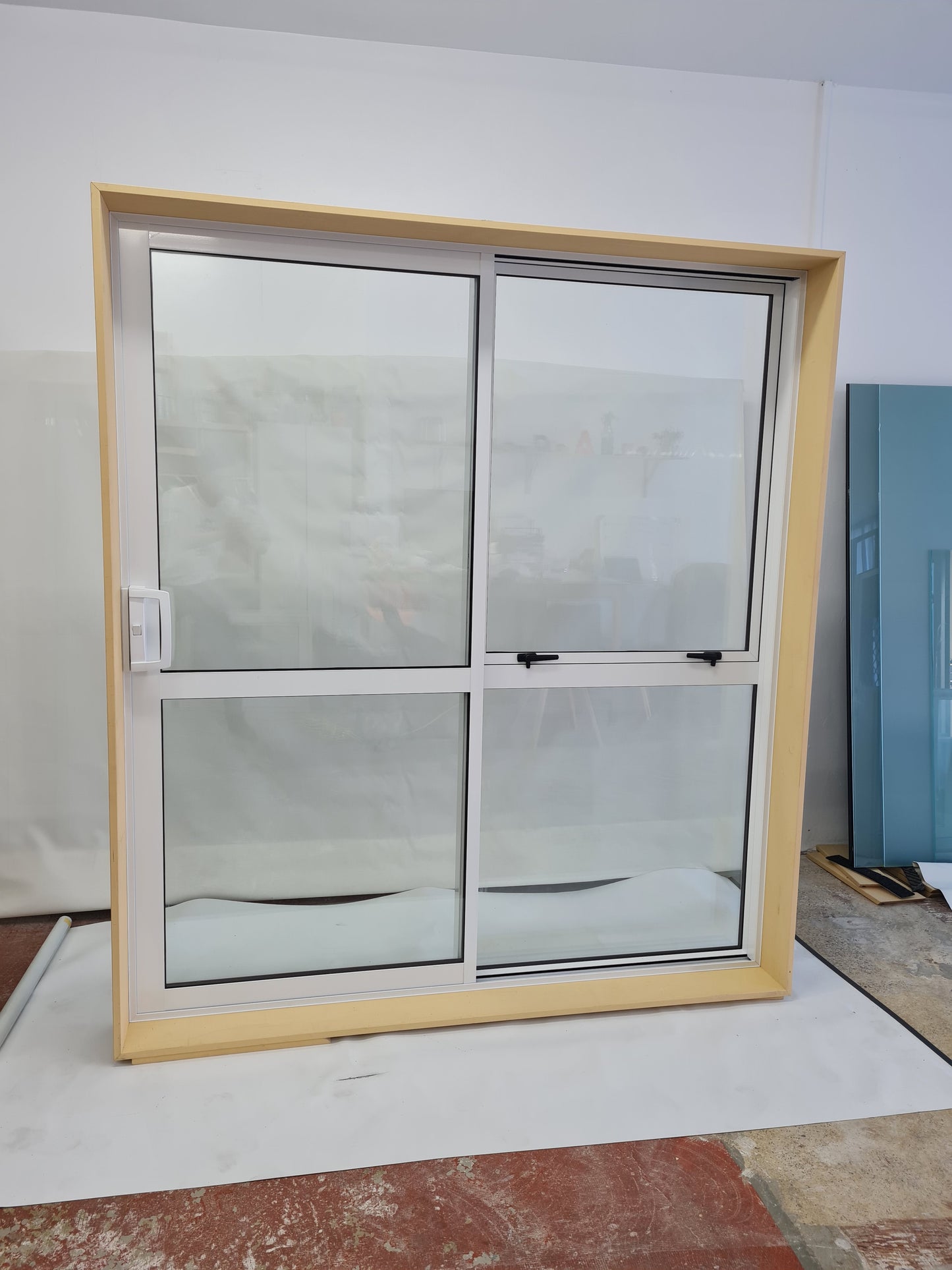 Lounge Sliding Door - Pre-made