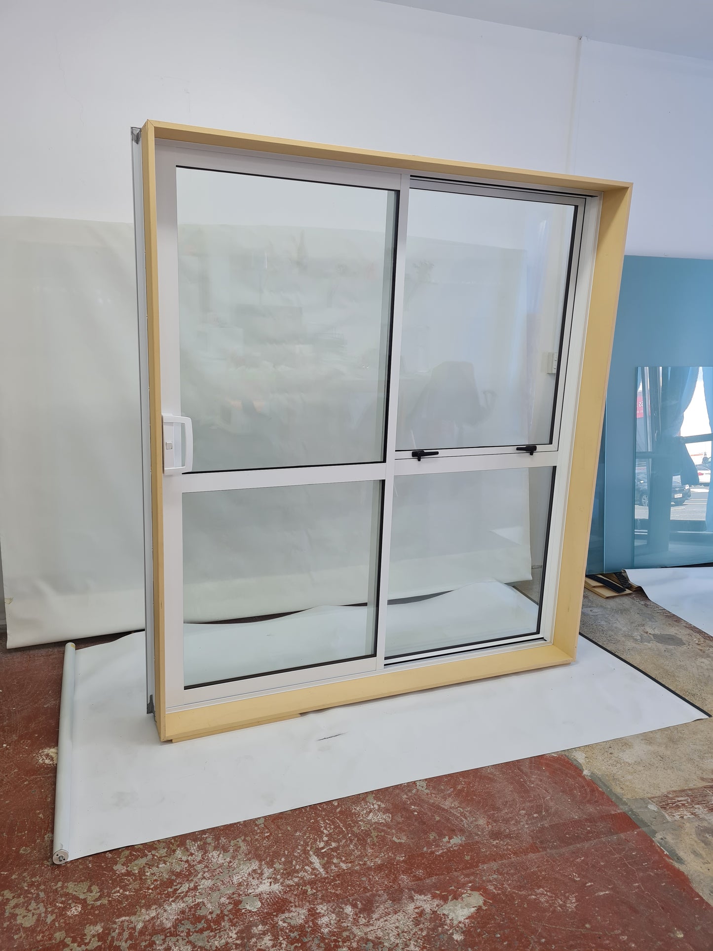 Lounge Sliding Door - Pre-made